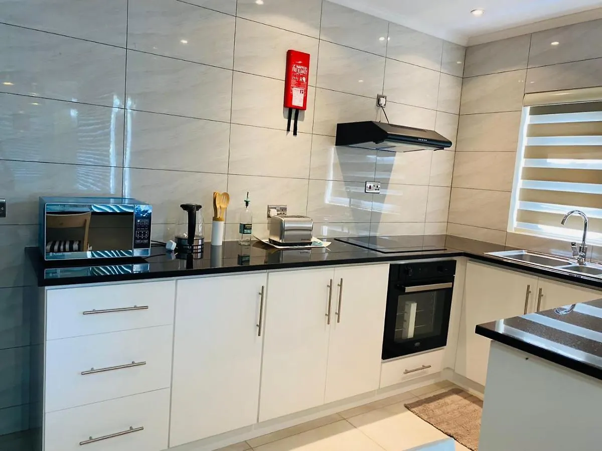 Aparthotel Mae Waterfront Apartments De Quincey Village
