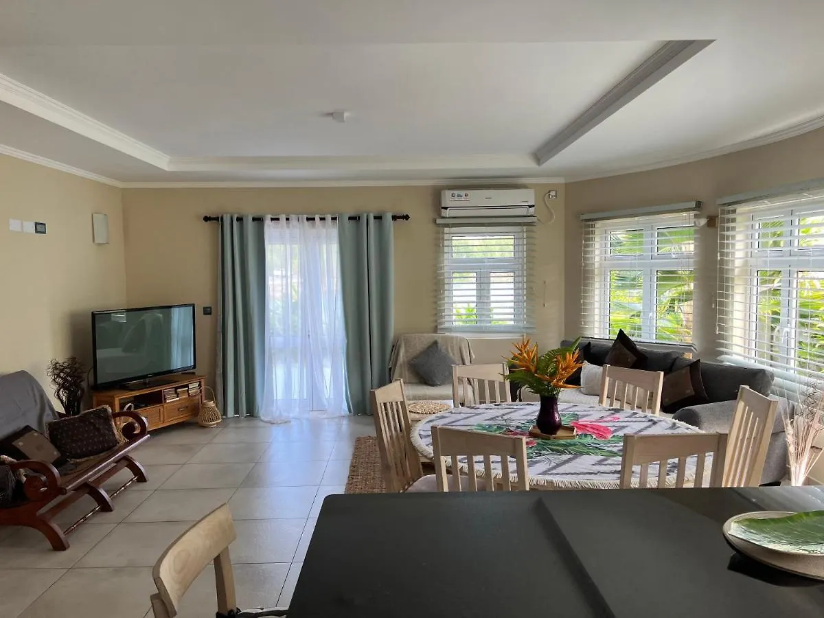 Mae Waterfront Apartments De Quincey Village 0*,  Seychelles
