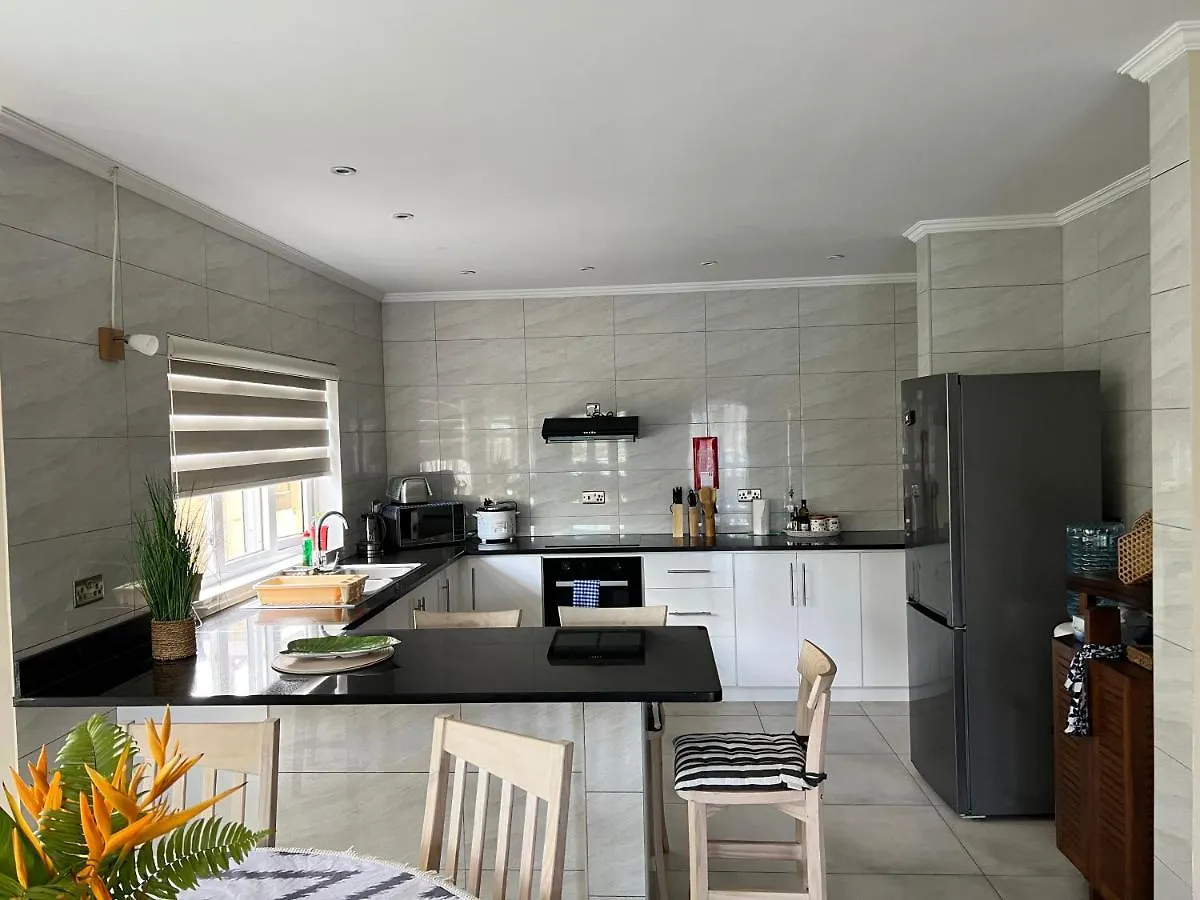 Aparthotel Mae Waterfront Apartments De Quincey Village Seychelles